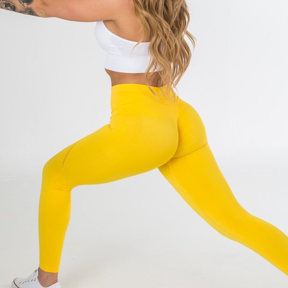 SEAMLESS LEGGINGS WITH BOOTY SCRUNCH - YELLOW